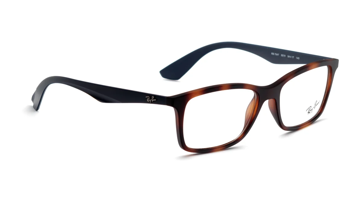 Armazón Ray-Ban RB7047, vista de tres cuartos.